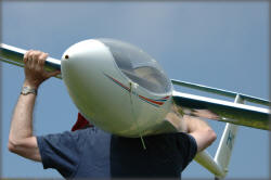 Foto Paul Gierlach, eine weiße Narzisse für einen gelungenen Erstflug